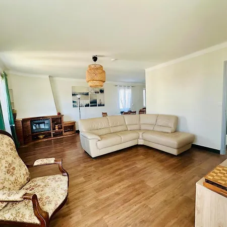 Maison Chaleureuse Vue Cite *